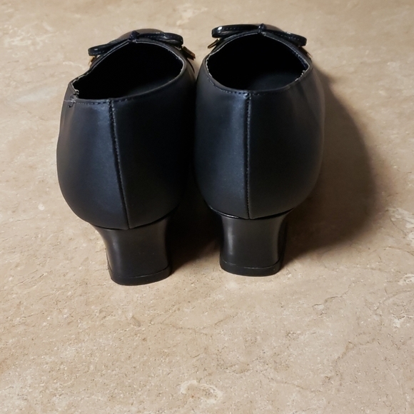 SOFT STYLE BY HUSH PUPPIES BLUE LOW HEEL - Picture 2 of 8